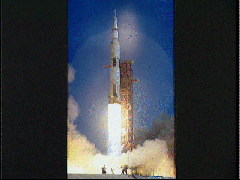 Saturn v ( 166 ko)